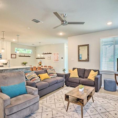 Gorgeous Georgetown Home, Walk To The Square! Exterior photo